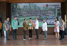 Serah Terima Kendaraan Listrik dari Bank Bengkulu Cabang Jakarta