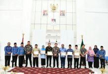 Pemkot Bengkulu Kembali Terima Penghargaan kepatuhan dari Ombudsman RI