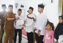 Pemkab Seluma Hadiri Kegiatan Yasinan dan Serahkan Da’i ke Desa