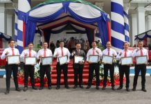 Personel Satreskrim Polres Kepahiang dan Polsek Tebat Karai Terima Penghargaan Bupati