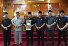 Rapat Paripurna DPRD Bengkulu Selatan Resmi Umumkan Bupati dan Wakil Bupati Terpilih 2025–2030