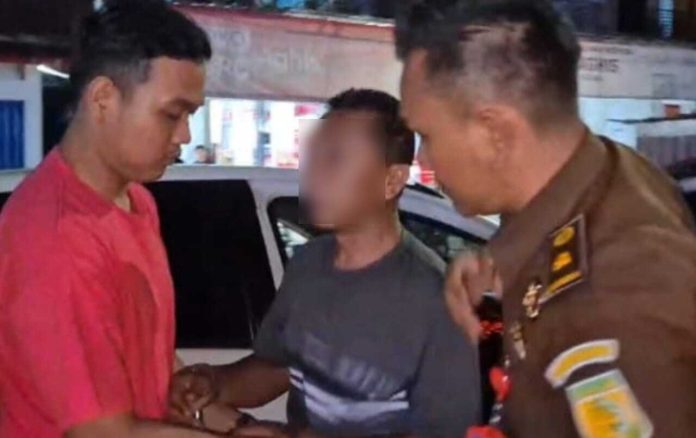Oknum-LSM-Tertangkap-Tangan-Saat-Memeras-Kepala-Puskesmas-di-Seluma (1)