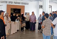 42 Siswa SMAN 5 Bengkulu Terancam Dikeluarkan, Wali Murid Datangi DPRD