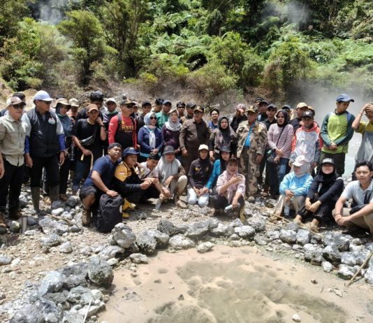 Bupati Lebong Eksplorasi Keindahan Wisata Alam Telaga Putri 7 Warna