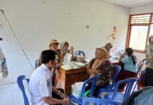 Kades Karang Cayo Rutin Hadiri Posyandu dan Posbindu untuk Pantau Kesehatan Warga