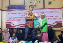 Forum Penyelamat Tanah Ulayat Tabeak Garut Bagikan Takjil dan Sembako, Dukung Program Kopdes Merah Putih