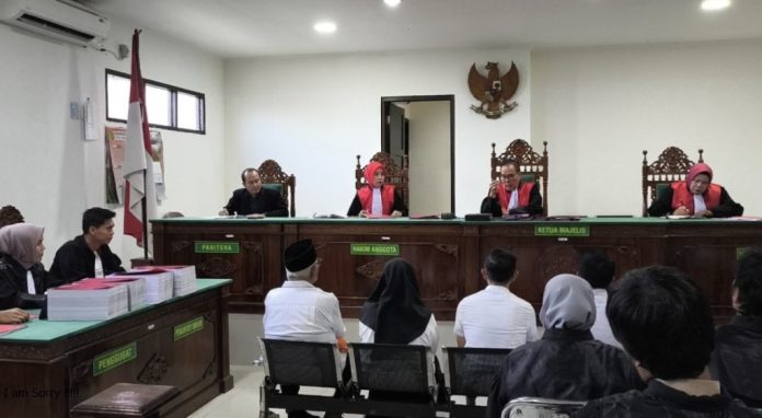 majelis-hakim-vonis-bebas-empat-terdakwa-korupsi-lahan-tol-bengkulu-tengah_iV1RR70v01