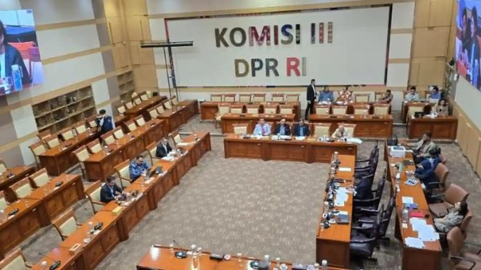 RUU-POLRI-Rapat-Dengar-Pendapat-Umum-RDPU-Ko-leks-Parlem