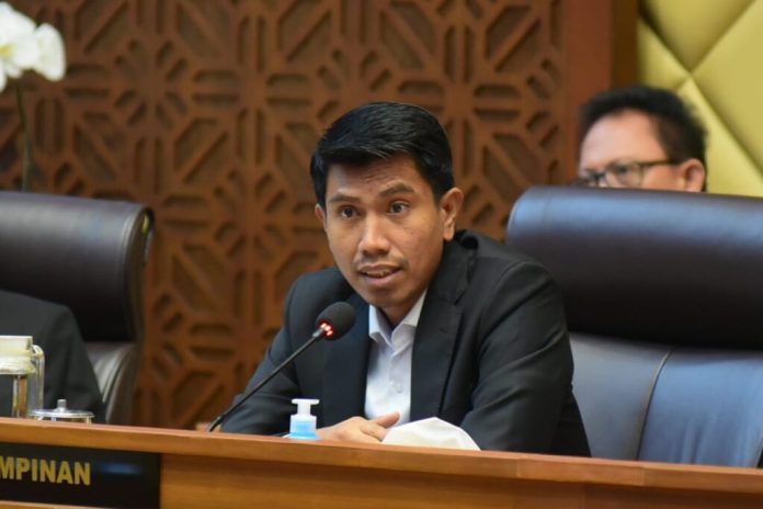 Wakil_Ketua_Komisi_II_DPR_RI__Bahtra_Banong__Foto__Oji_vel20250109151408-1024x682