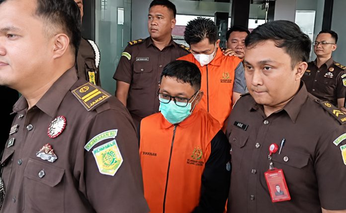 penetapan-tersangka-perkara-dana-BOS-SMPN-2-RL
