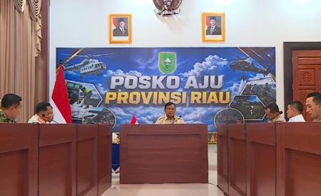 presiden_prabowo_subianto_dalam_rapat_karhutla