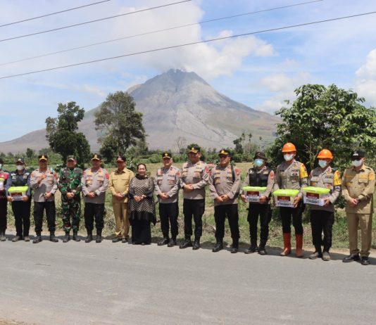 Gunung Sinabung Siaga, Polri Kerahkan 176 Personel untuk Lindungi Warga