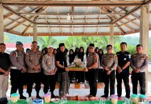 Peringati Hari Santri Nasional 2026, Polres Mukomuko Serahkan Tumpeng di Pondok Pesantren